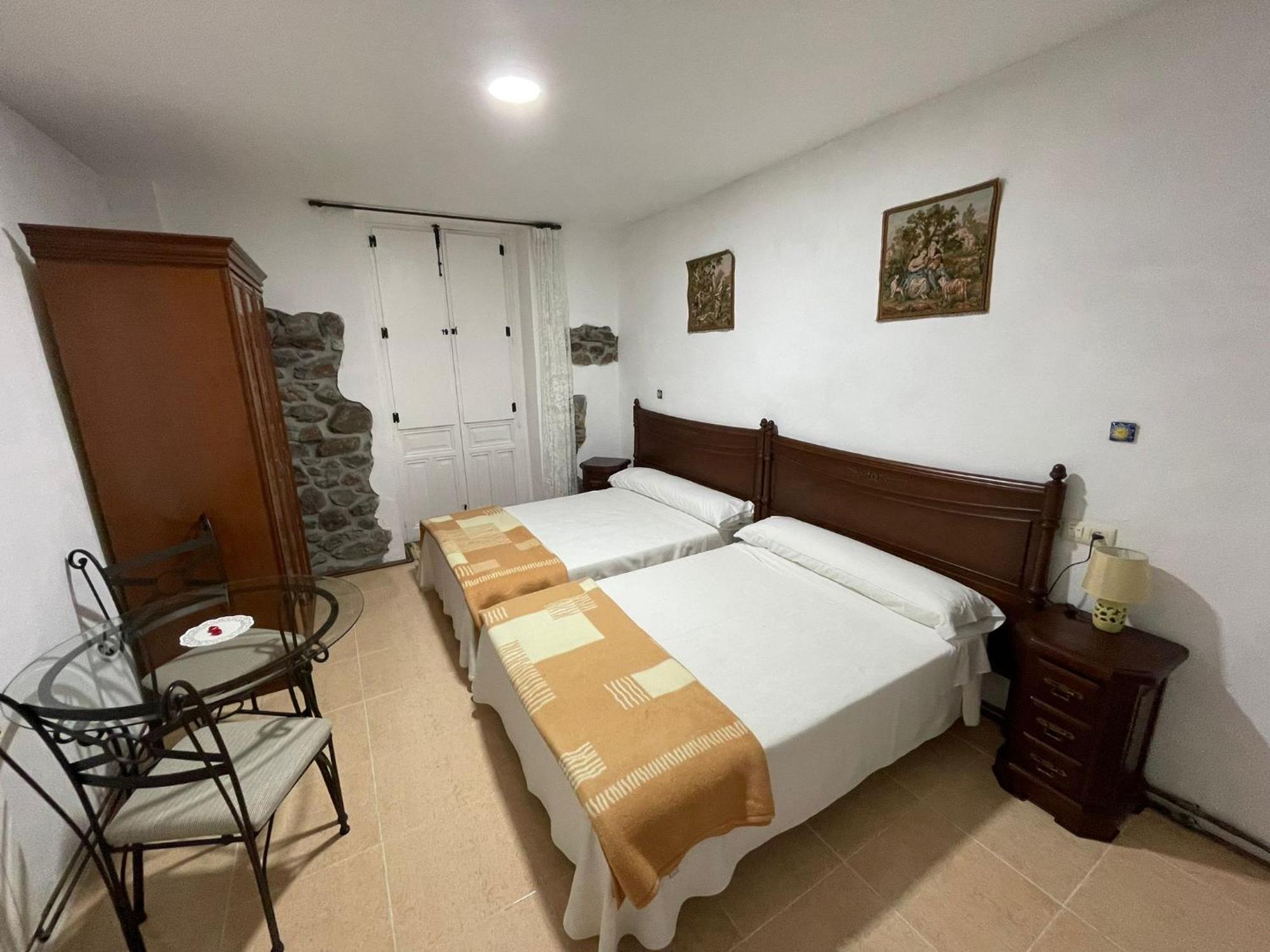 Hotel El Nuevo Semellon Aceptamos Mascotas Tineo Dış mekan fotoğraf