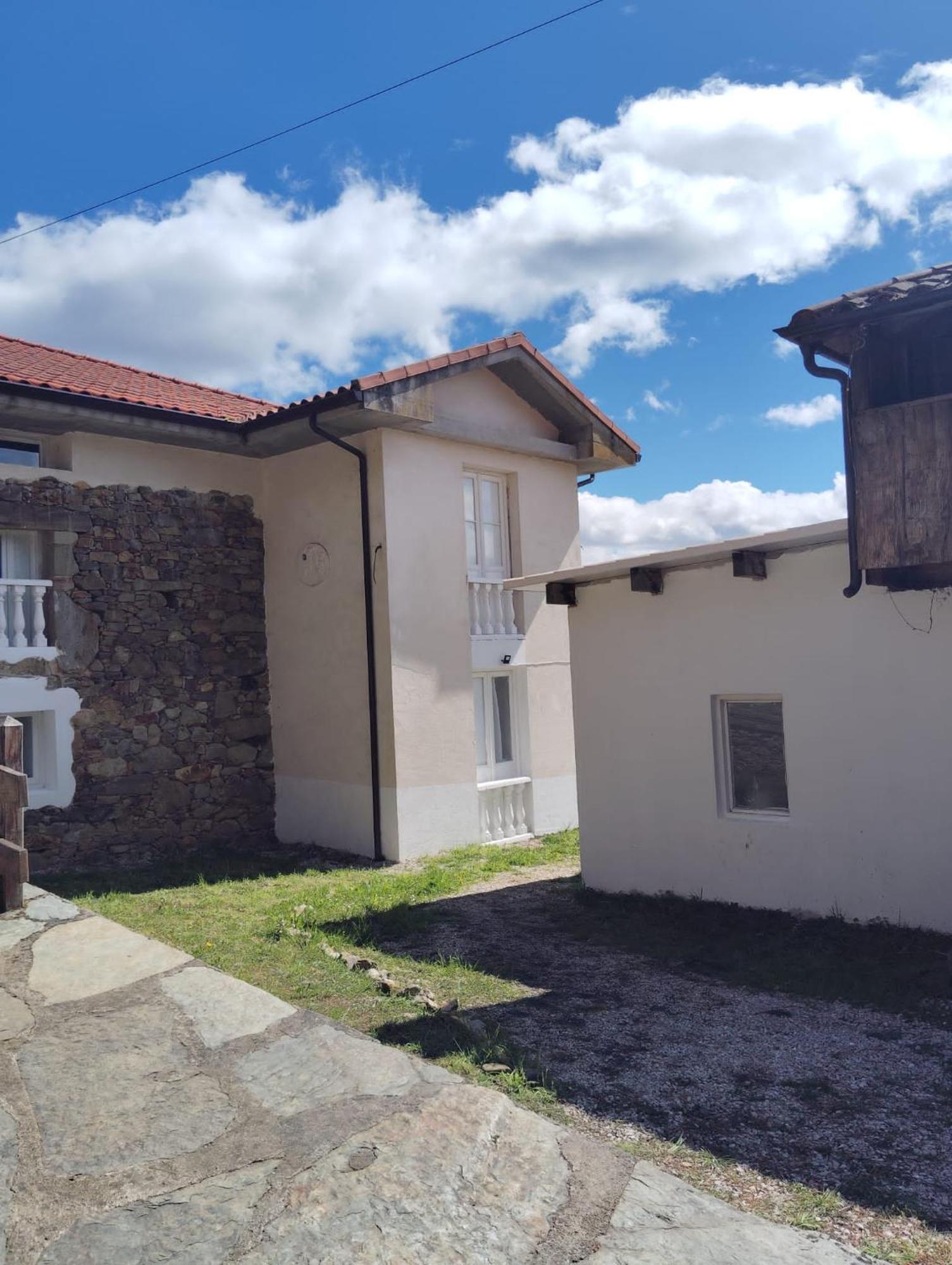 Hotel El Nuevo Semellon Aceptamos Mascotas Tineo Dış mekan fotoğraf
