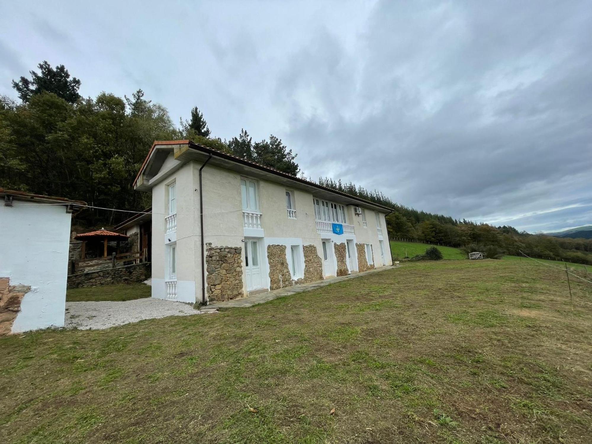 Hotel El Nuevo Semellon Aceptamos Mascotas Tineo Dış mekan fotoğraf
